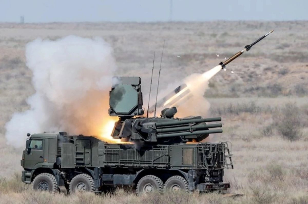 Tên lửa Pantsir S1.jpg
