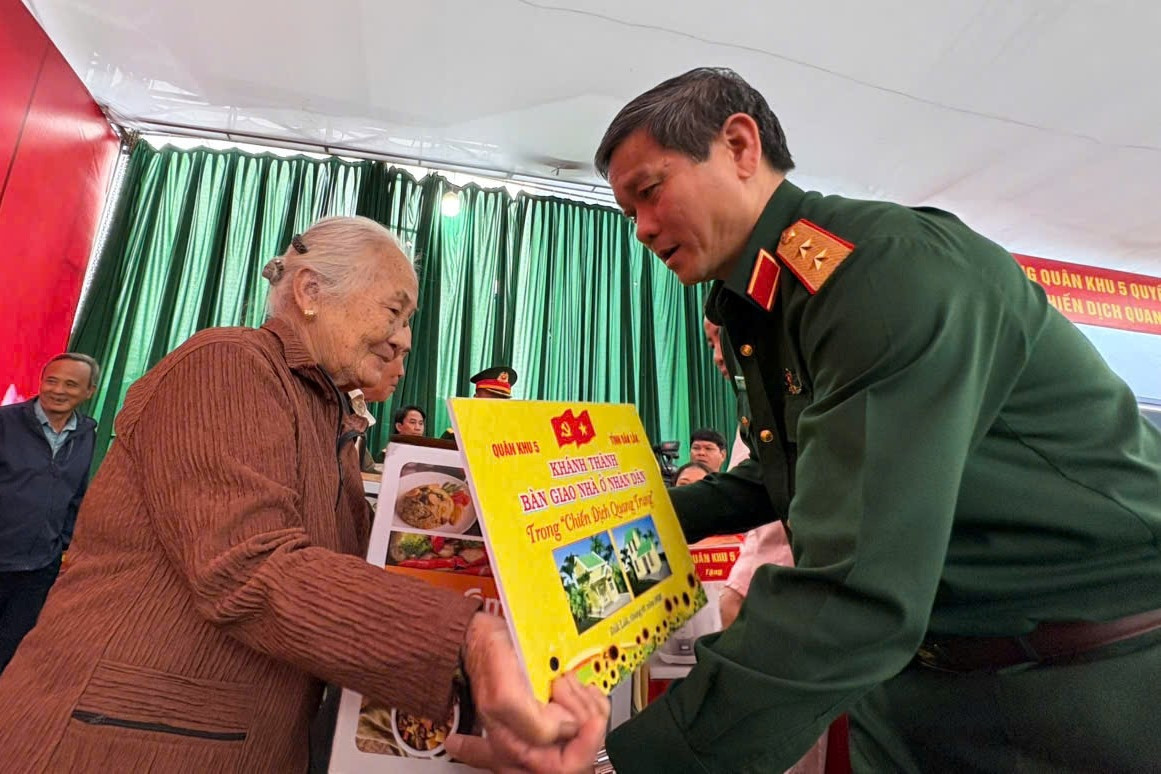 Thủ tướng yêu cầu hỗ trợ tivi, tủ lạnh cho hộ dân bị ảnh hưởng nặng do thiên tai