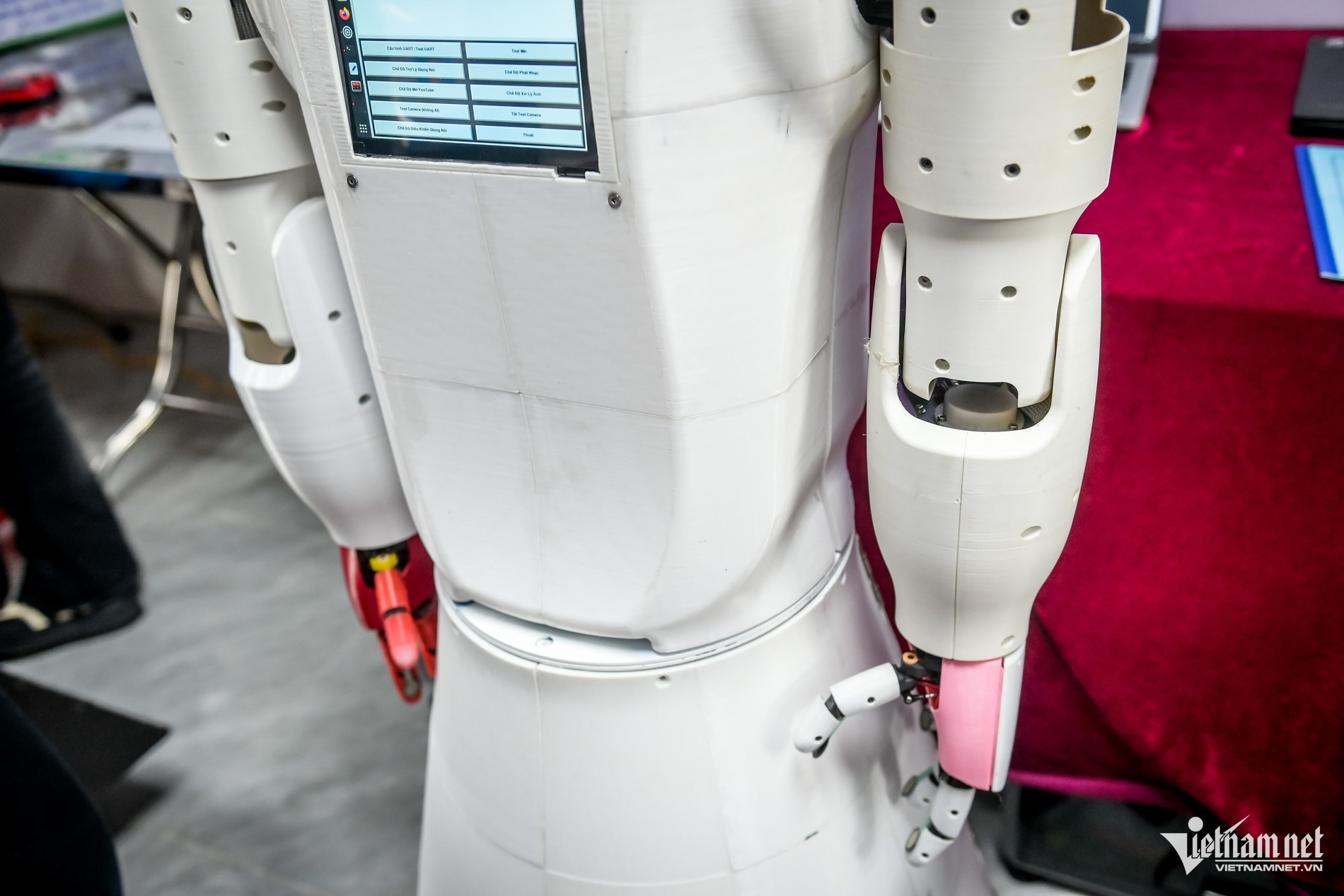 https://static-images.vnncdn.net/vps_images_publish/000001/000003/2026/1/9/w-robot-ninh-binh-13-731.jpg