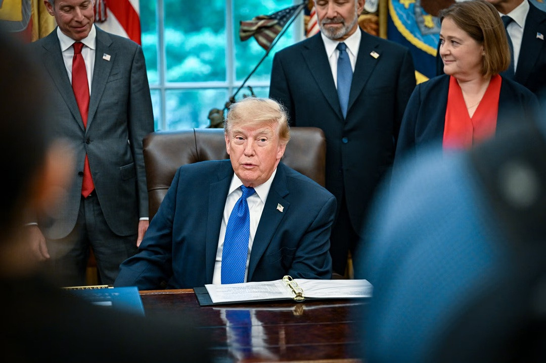 30Biz TrumpMedia Merger mhgk superJumbo.jpg