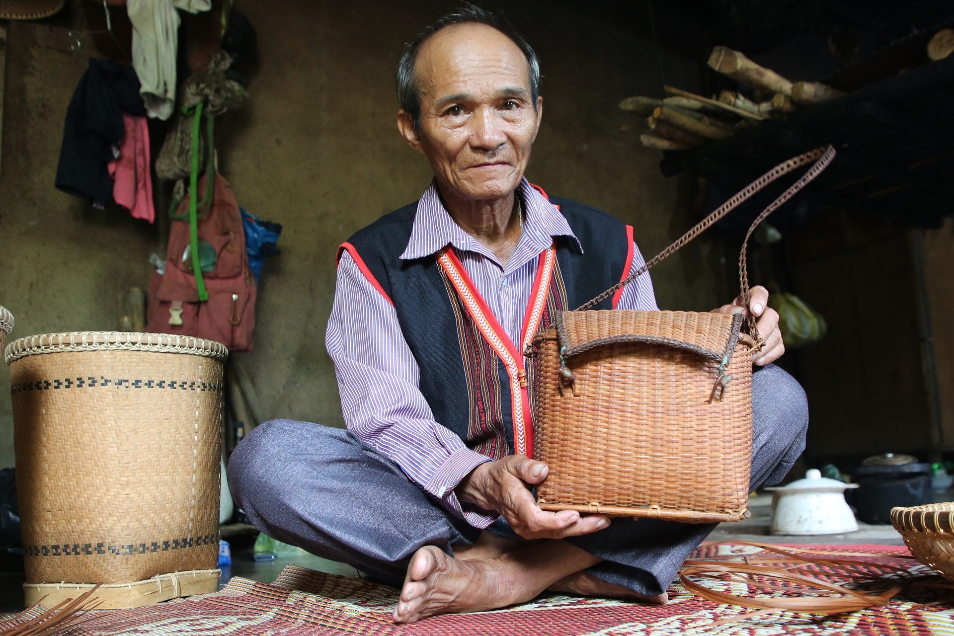 'Cuốn sổ tay sống' của làng Ca Dong