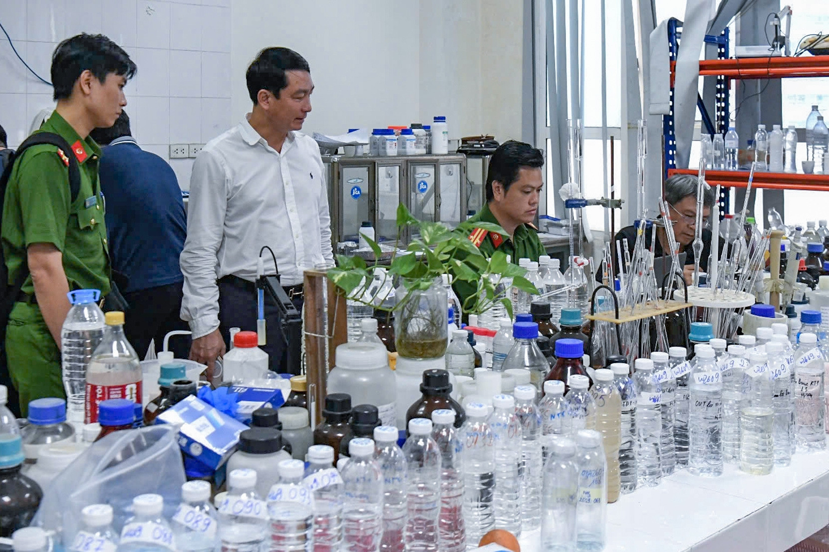 Khởi tố 28 lãnh đạo, cán bộ thuộc 4 bộ, ngành sửa số liệu quan trắc