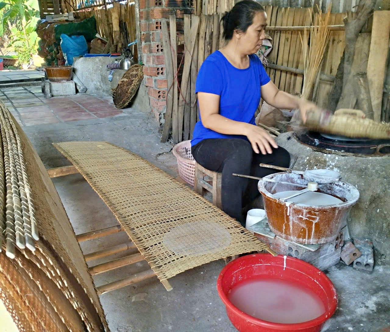 https://static-images.vnncdn.net/vps_images_publish/000001/000003/2026/10/1/nghe-truyen-thong-42-3243.jpg