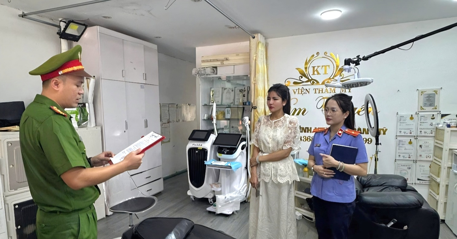 Nữ chủ cơ sở thẩm mỹ Kim Tuyến bị khởi tố