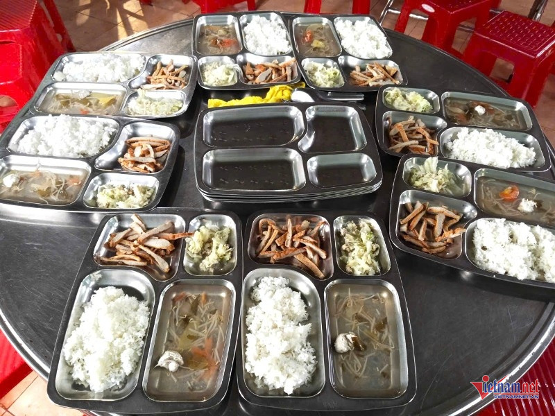 W-Bữa ăn nội trú 2.jpg