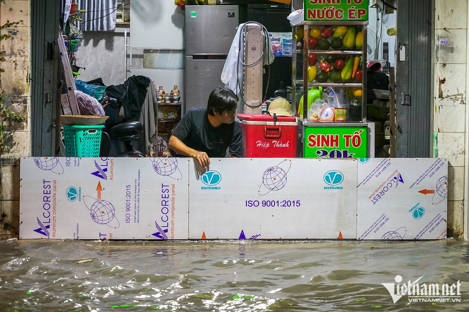 W-mưa ngập   nguyễn huế 11.jpg
