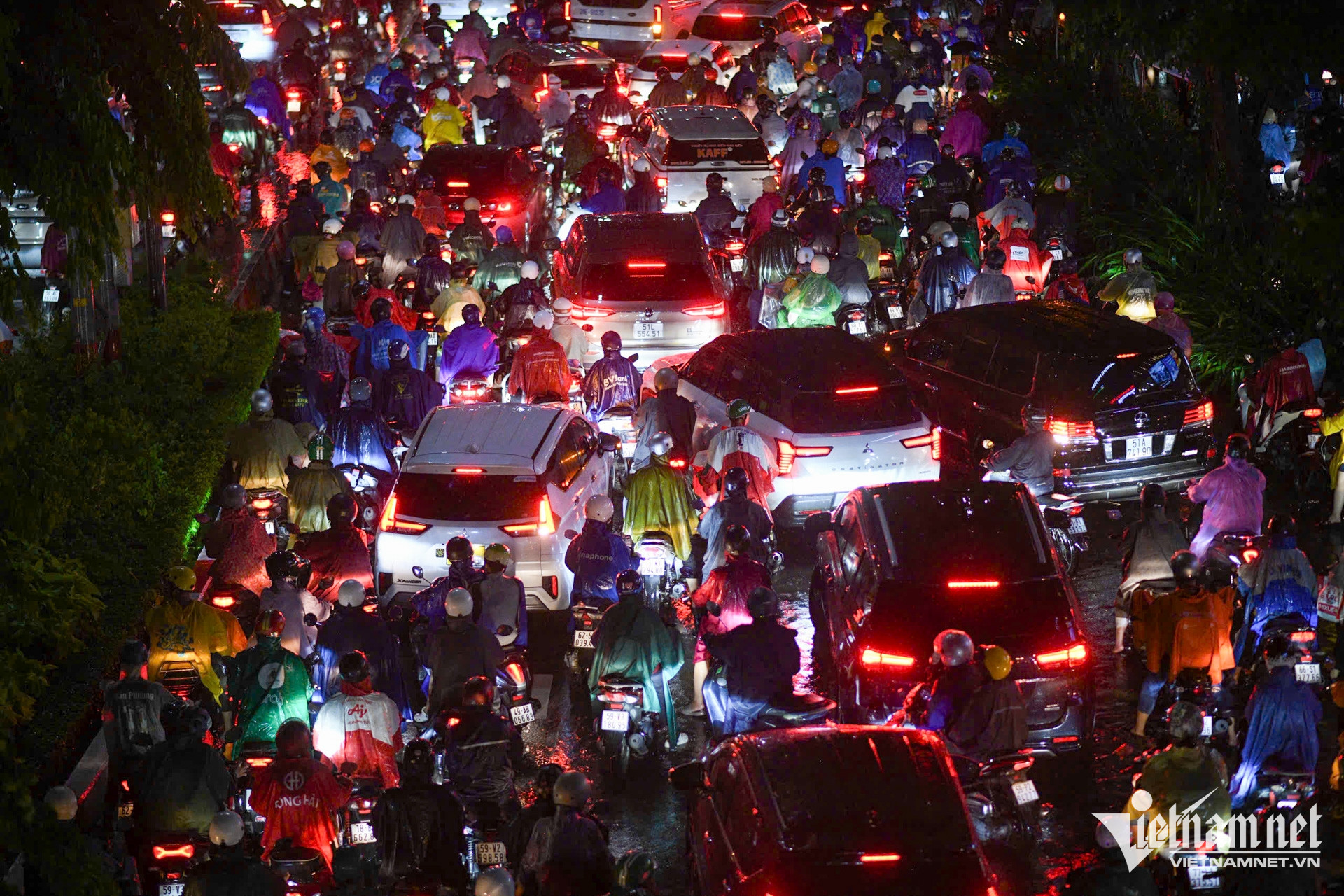 W-mưa ngập nguyễn huế 23.jpg