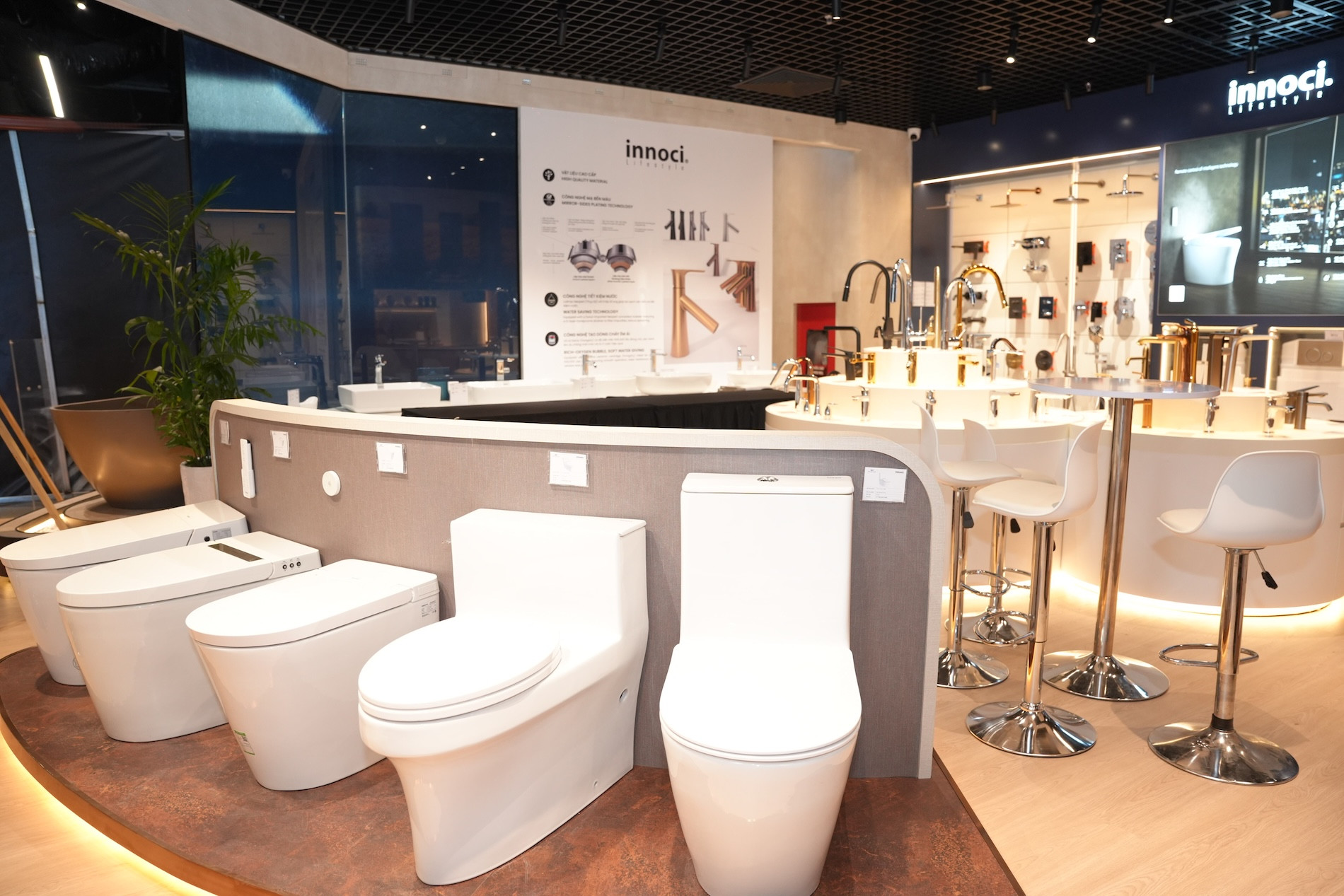 3 Khu vực lifestyle hội tụ thiết bị phòng tắm Innoci và các thương hiệu thiết bị bếp – ván sàn.JPG