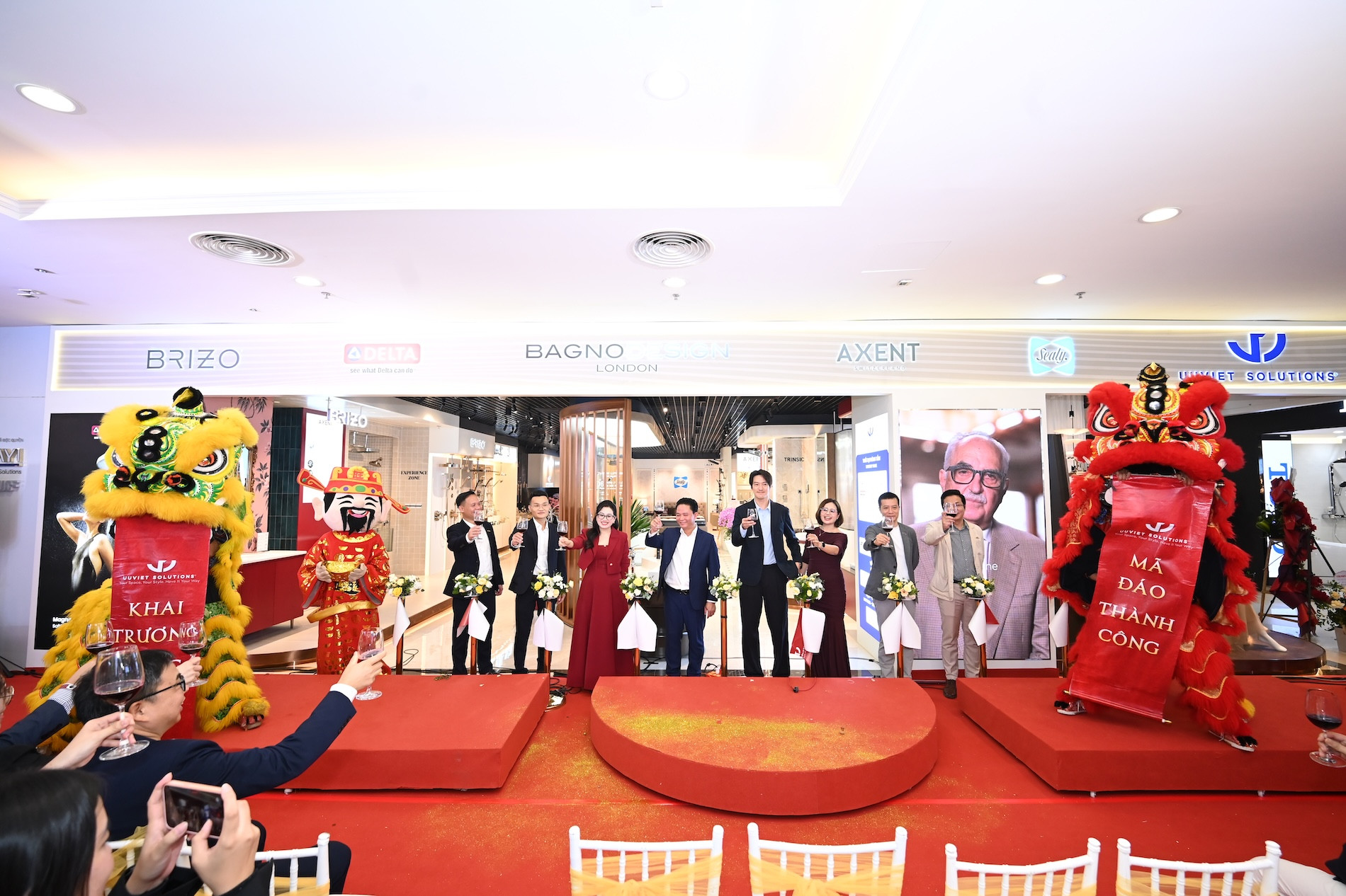 5 Ngày 10.10.2026 diễn ra lễ khai trương Showroom Uuviet Solutions Hà Nội.JPG
