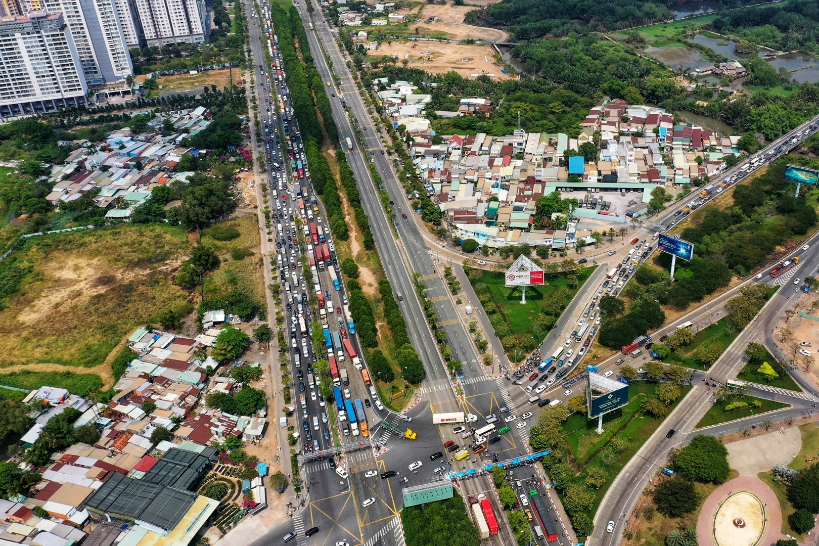 Cha mẹ mất không để lại di chúc, người thân tranh chấp thửa đất hơn 70 tỷ đồng