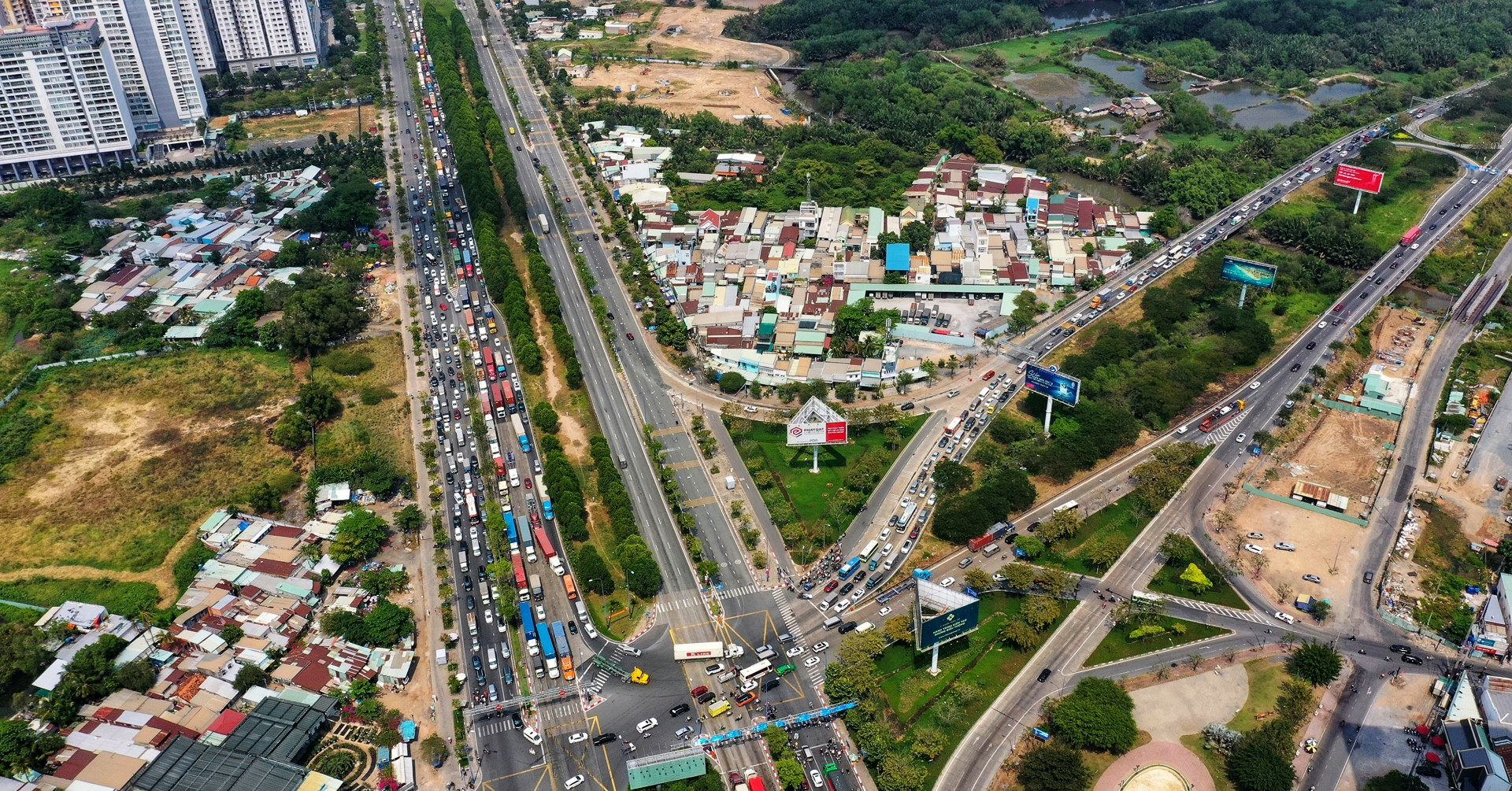 Cha mẹ mất không để lại di chúc, người thân tranh chấp thửa đất hơn 70 tỷ đồng