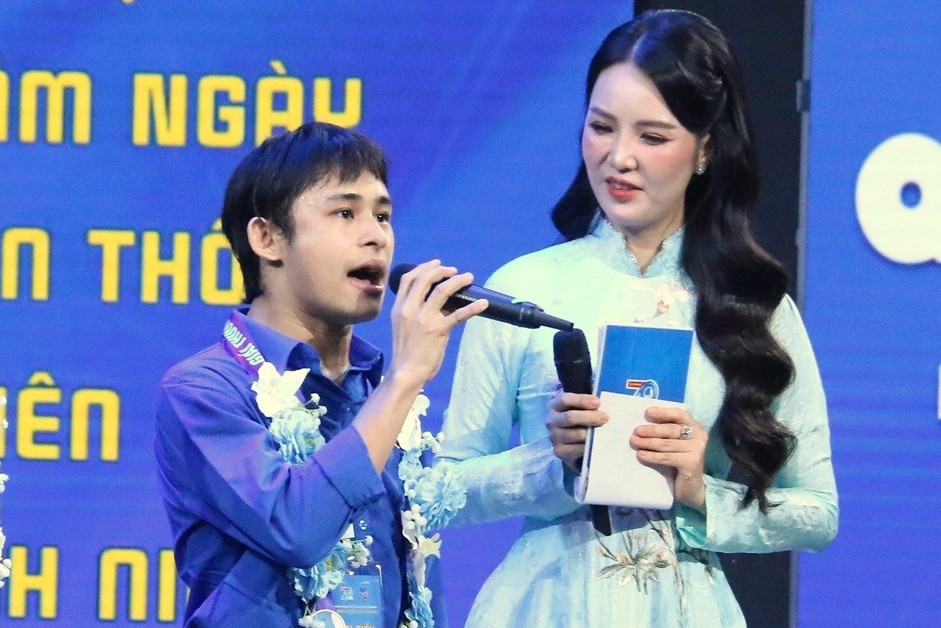 Chàng trai mắc hội chứng Tics trở thành nhà sáng tạo nội dung số triệu view