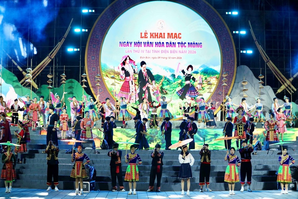 Chủ động gìn giữ văn hóa dân tộc mình