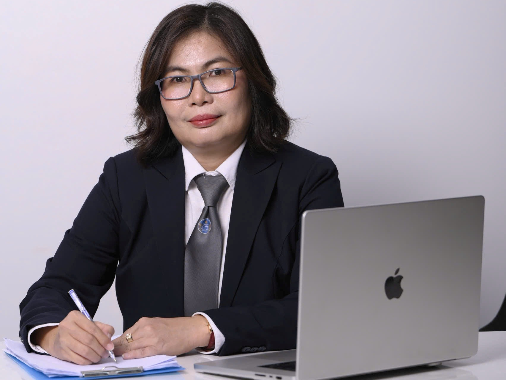 luat su Thuy Huyen.jpg