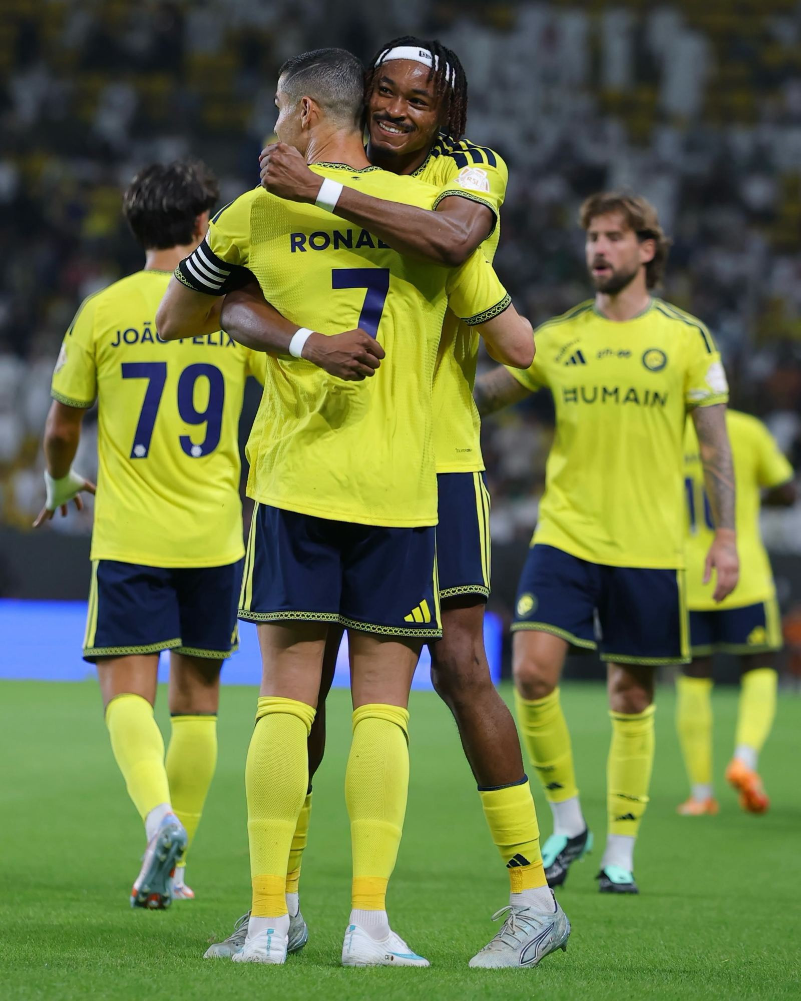 https://static-images.vnncdn.net/vps_images_publish/000001/000003/2026/10/10/ronaldo-3-36.jpeg