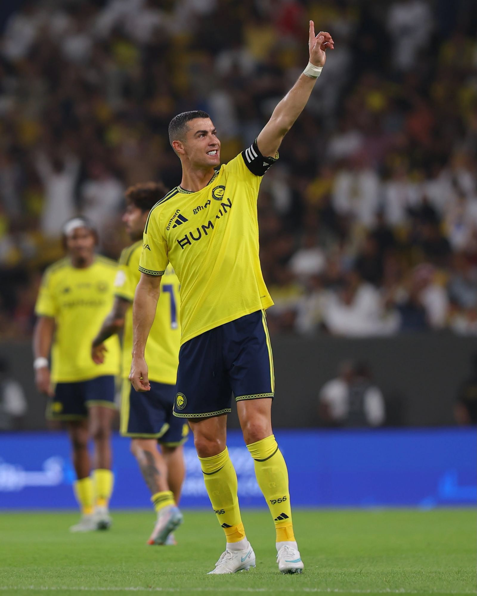 https://static-images.vnncdn.net/vps_images_publish/000001/000003/2026/10/10/ronaldo-4-38.jpeg
