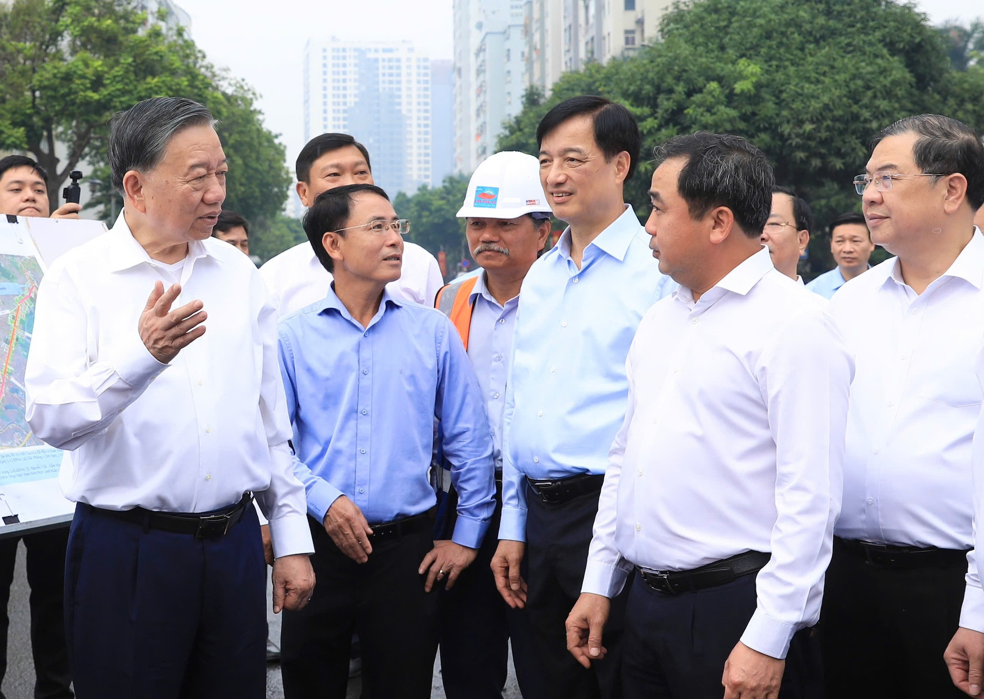 Tổng Bí thư, Chủ tịch nước Tô Lâm kiểm tra tiến độ công trình giao thông trọng điểm ở Hà Nội