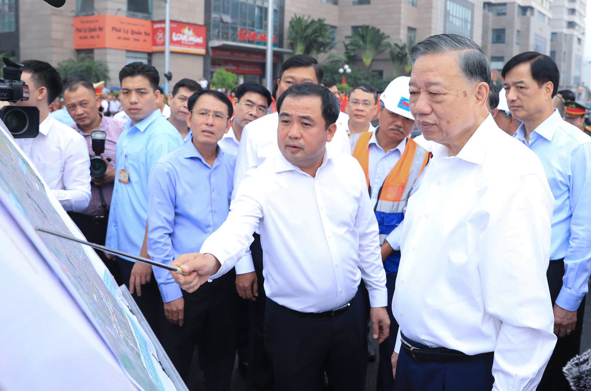 Tổng Bí thư, Chủ tịch nước Tô Lâm kiểm tra tiến độ công trình giao thông trọng điểm ở Hà Nội