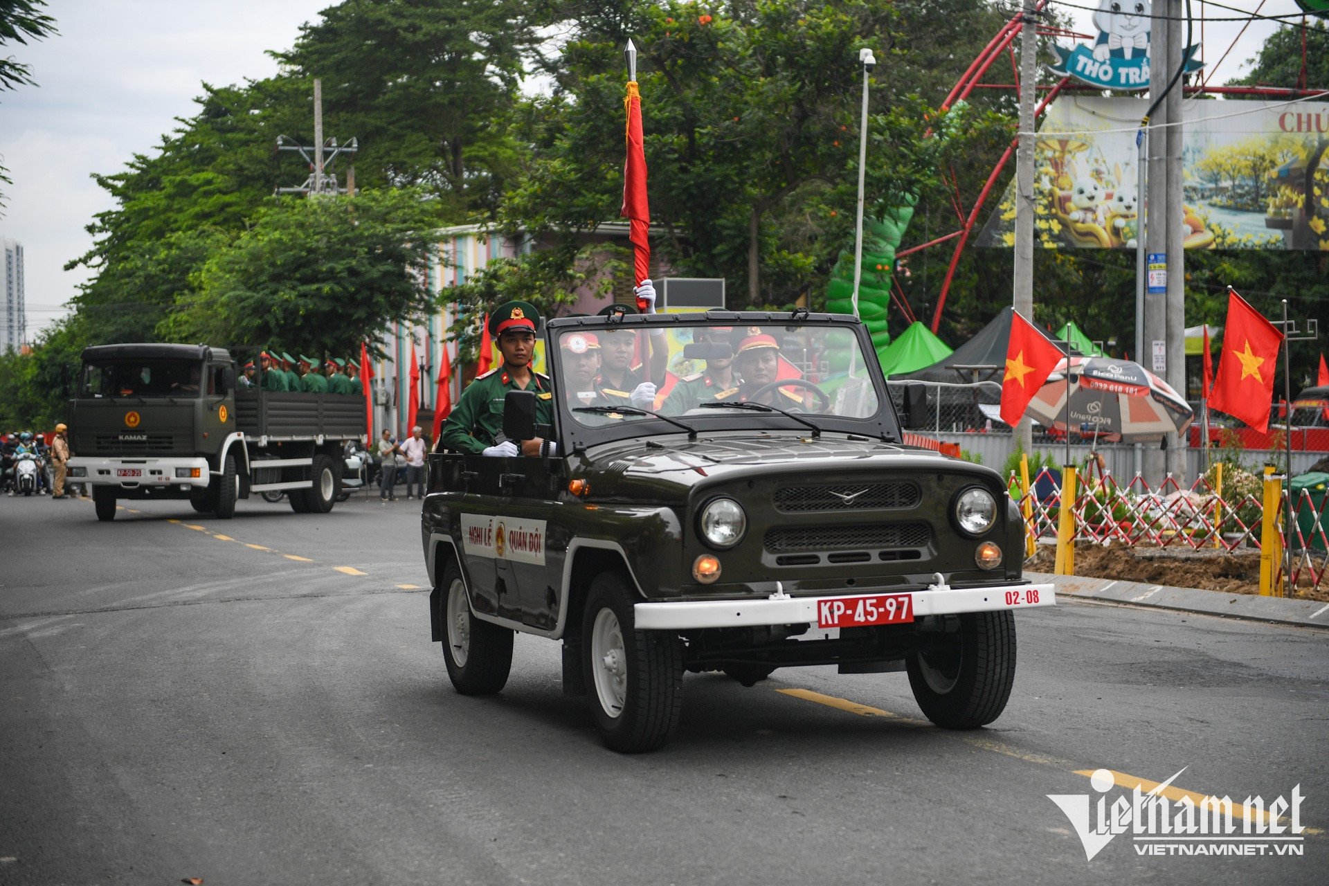 W-Công viên Lê Thị Riêng nguyễn huế 20.jpg