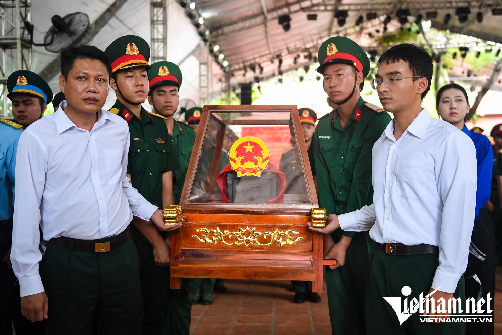https://static-images.vnncdn.net/vps_images_publish/000001/000003/2026/10/10/w-truy-dieu-le-thi-rieng-nguyen-hue-5-588.jpg