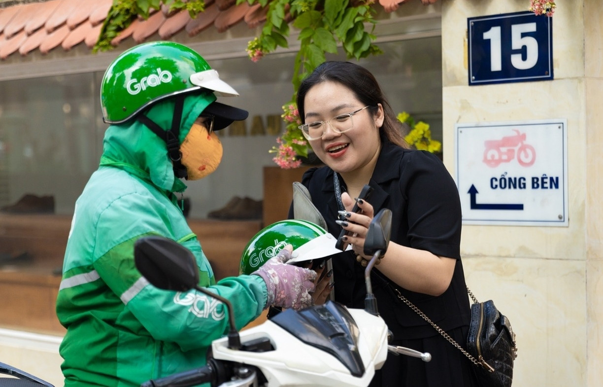 Chính phủ: Nghiên cứu trách nhiệm đóng bảo hiểm xã hội cho tài xế xe công nghệ