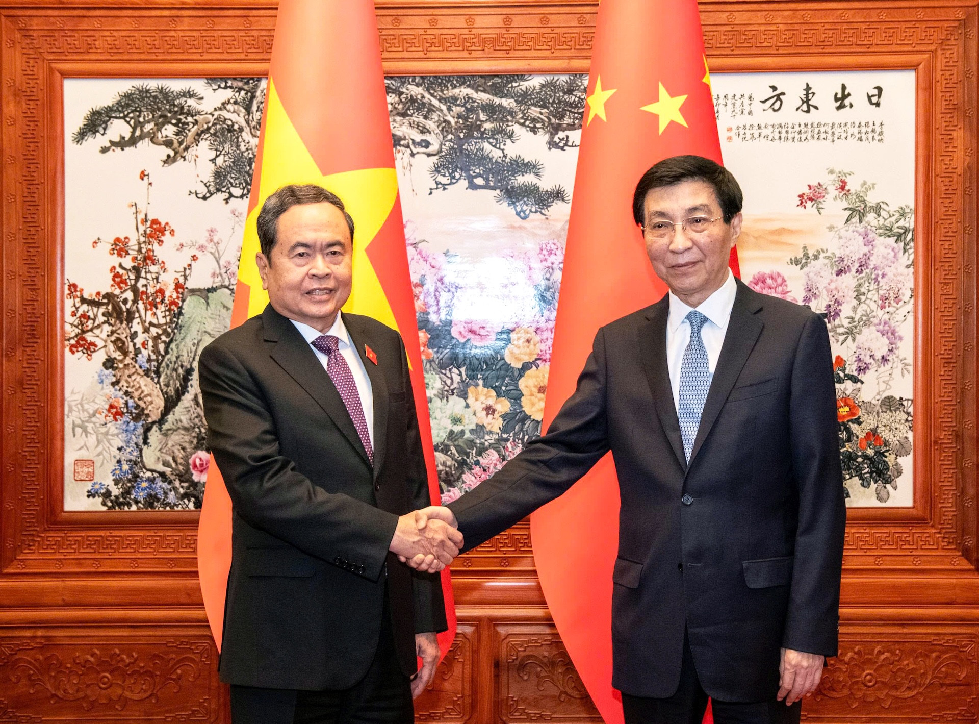 Chủ tịch Quốc hội Trần Thanh Mẫn hội kiến Chủ tịch Chính hiệp toàn quốc Trung Quốc
