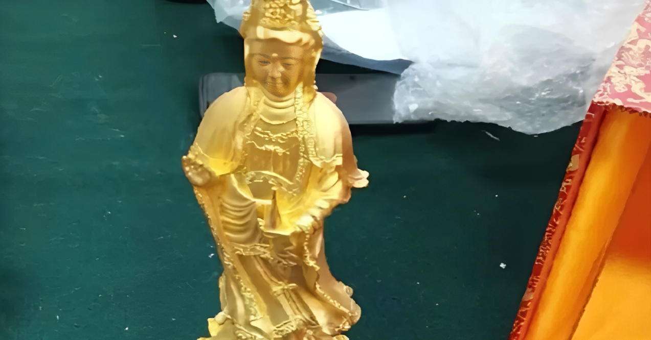 Doanh nhân mạnh tay chi tiền đấu giá tượng, mang về mới phát hiện sự thật