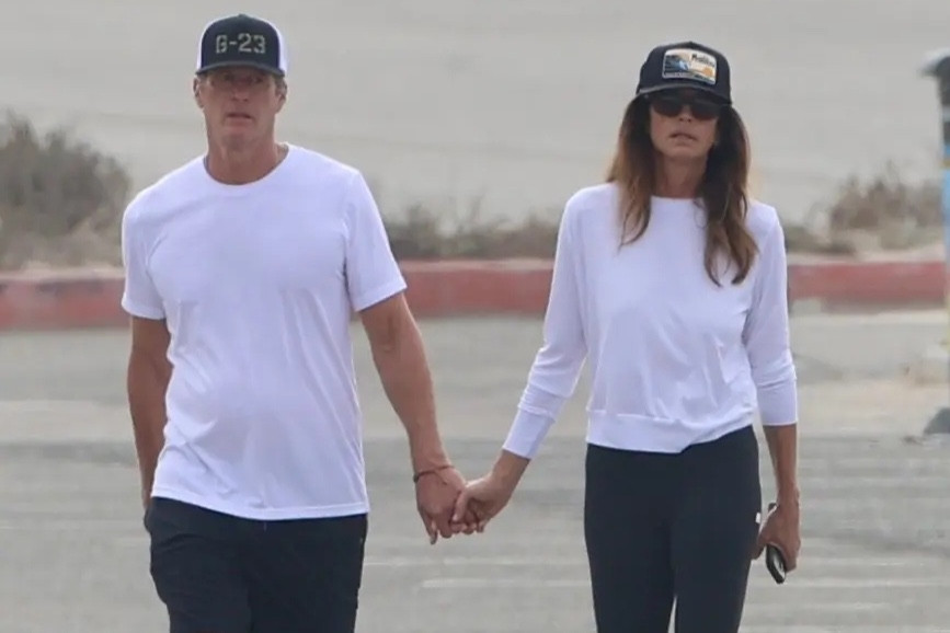 Siêu mẫu Cindy Crawford lần đầu lộ diện sau nỗi đau mất con trai