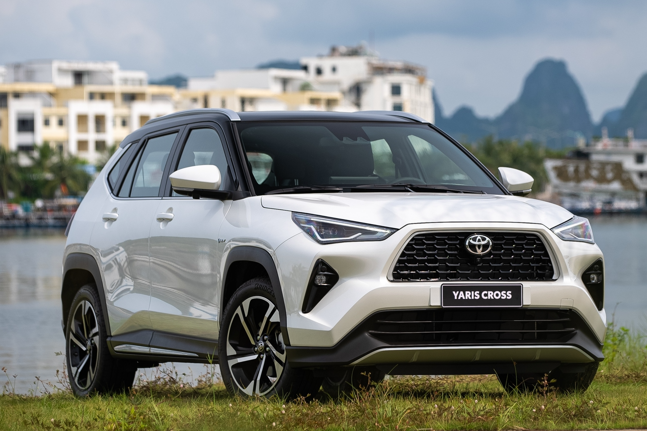 Top 10 xe bán chạy tháng 9: Toyota Yaris Cross và Innova chiếm ngồi đầu xe xăng