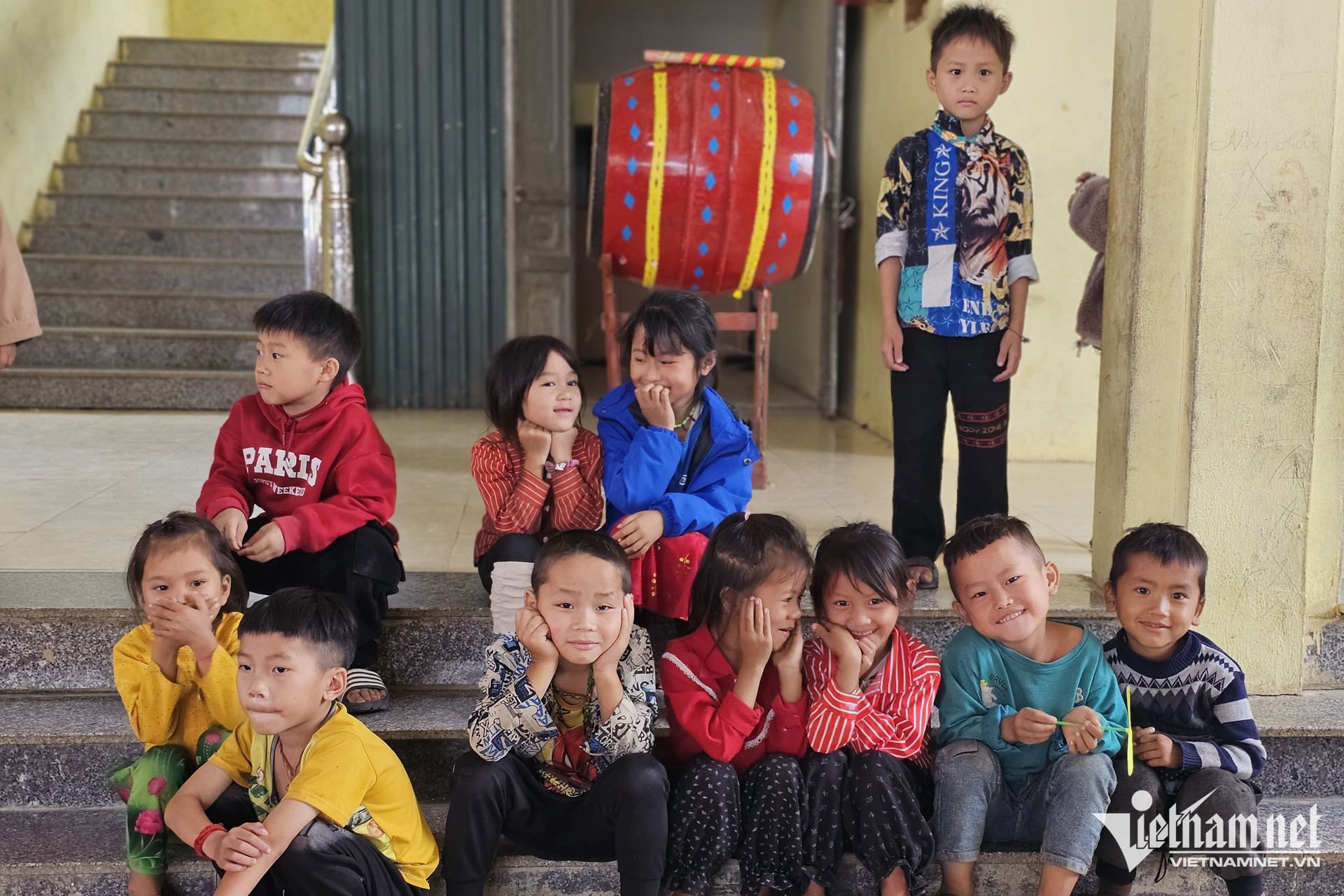 Box https://static-images.vnncdn.net/vps_images_publish/000001/000003/2026/10/11/w-hoc-sinh-dan-toc-thieu-so-tuyen-quang-1-2336.jpg