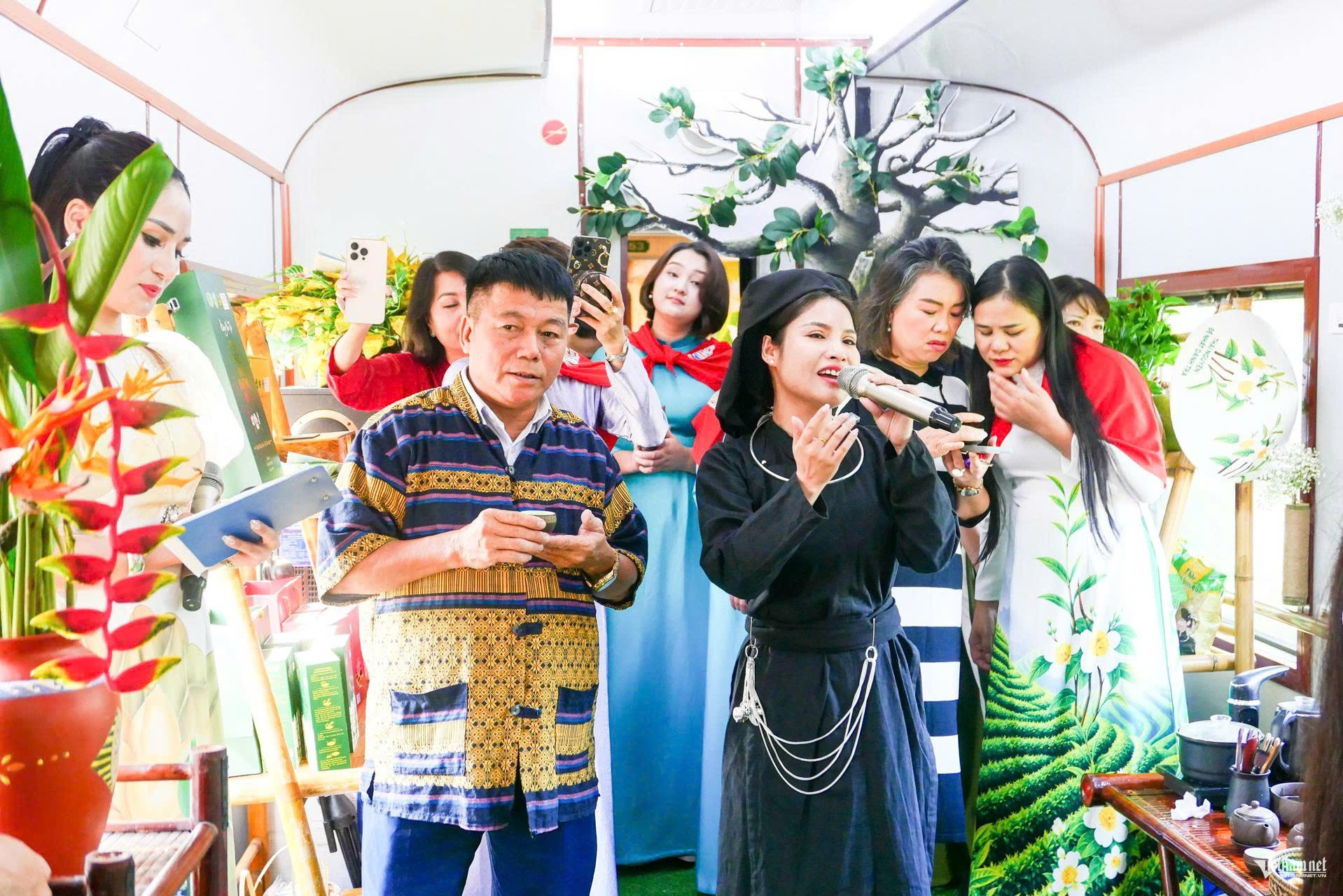 W-Tàu Hà Nội Thái Nguyên.jpg