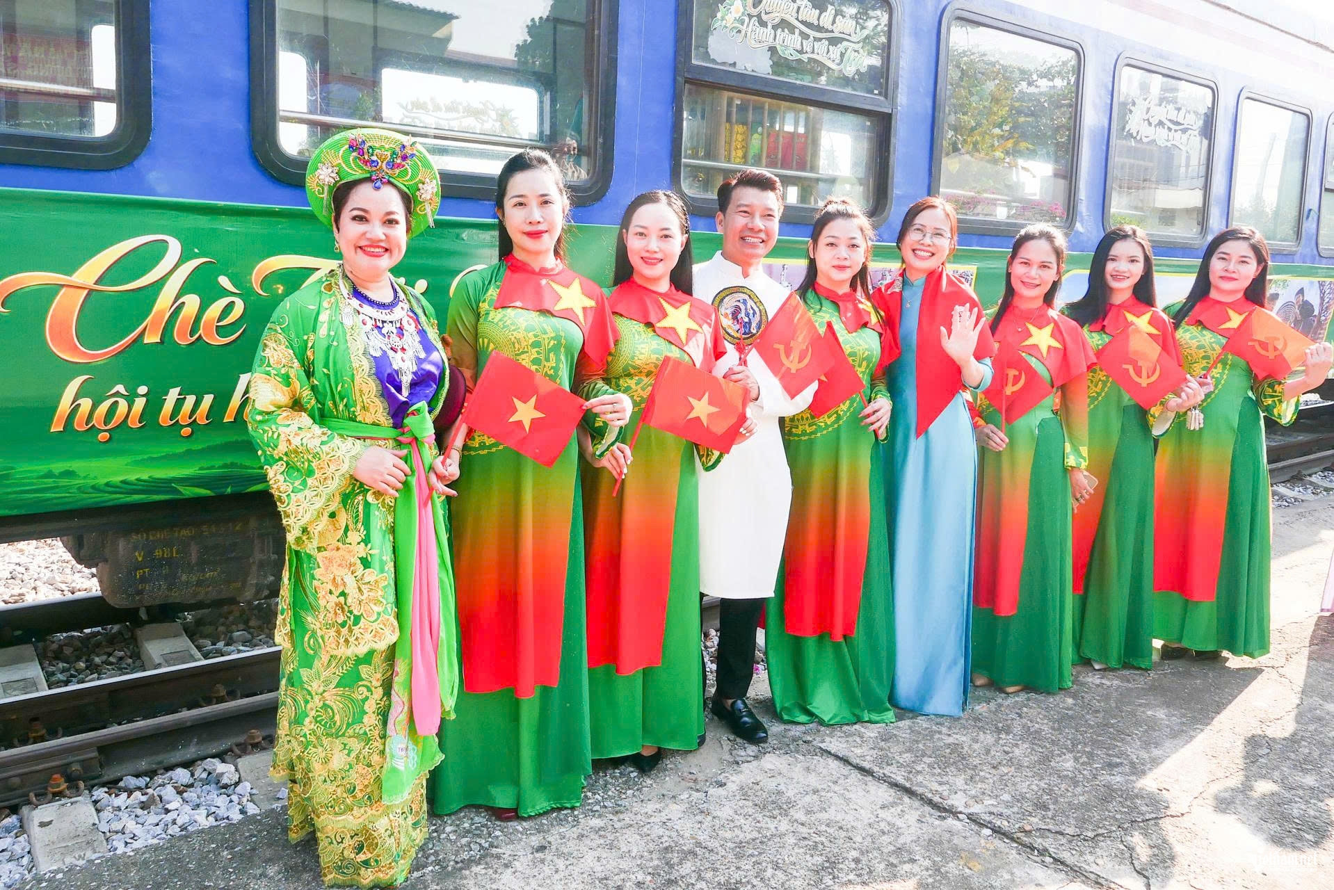 W-Tàu Hà Nội Thái Nguyên.jpg