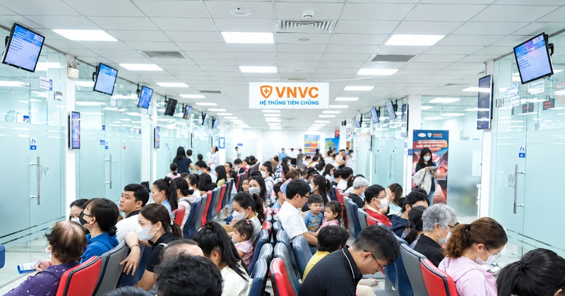 Hơn 100.000 trẻ được tiêm vắc xin tay chân miệng tại VNVC sau hơn 2 tuần