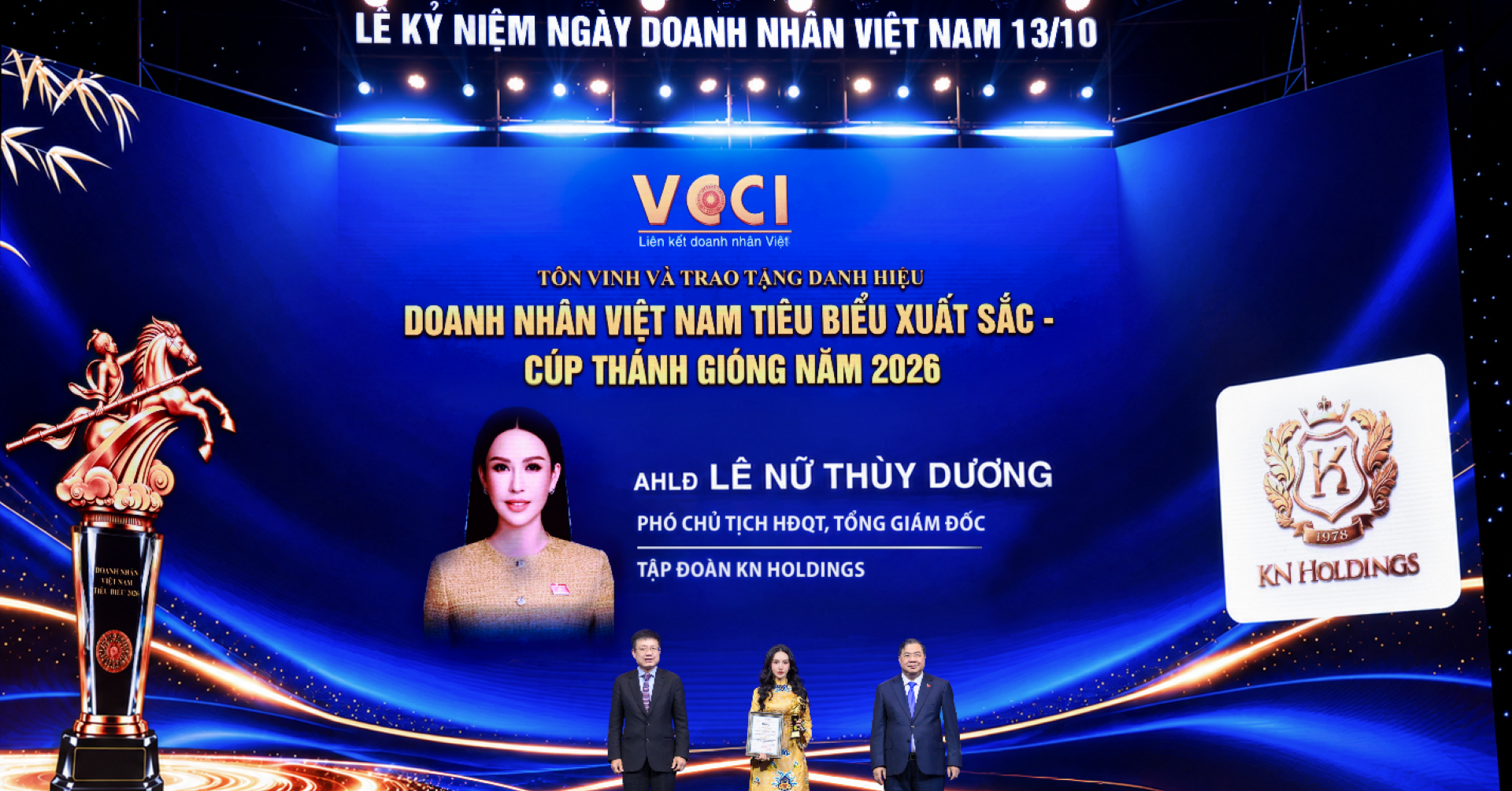 Phó Chủ tịch KN Holdings vào top 20 doanh nhân tiêu biểu nhận Cúp Thánh Gióng