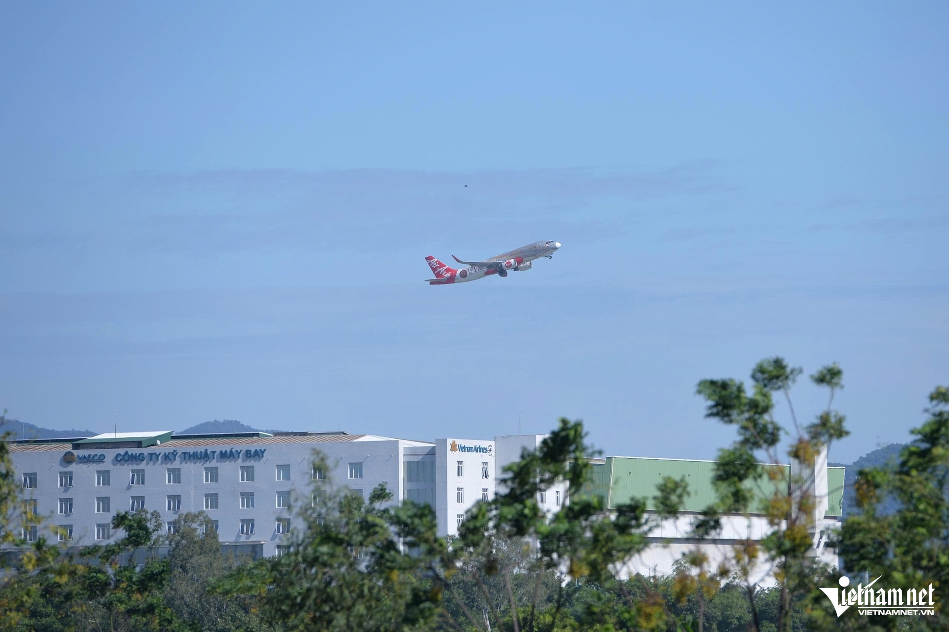 W-He thong che ap UAV.jpg