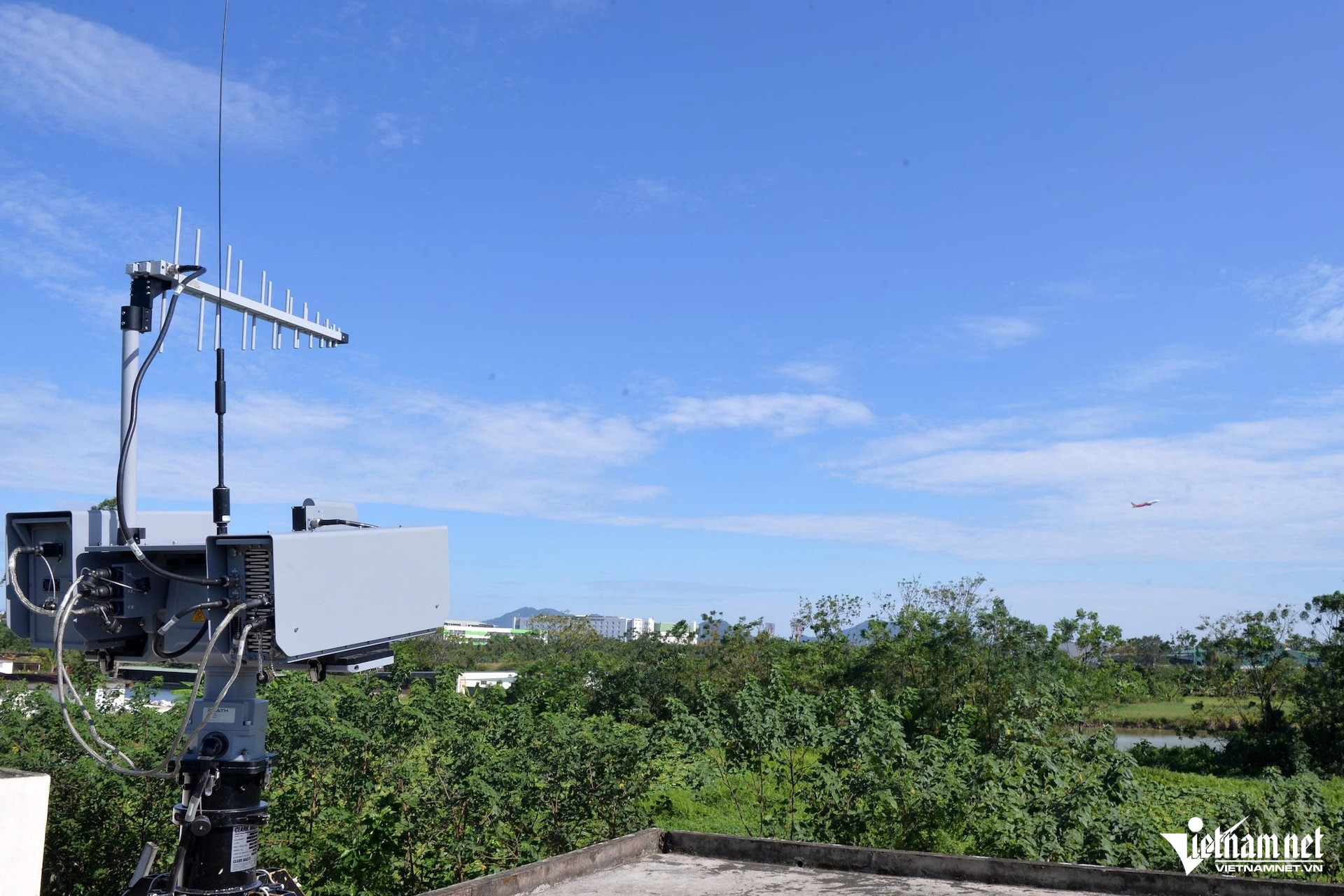 https://static-images.vnncdn.net/vps_images_publish/000001/000003/2026/10/12/w-he-thong-che-ap-uav-4-1909.jpg