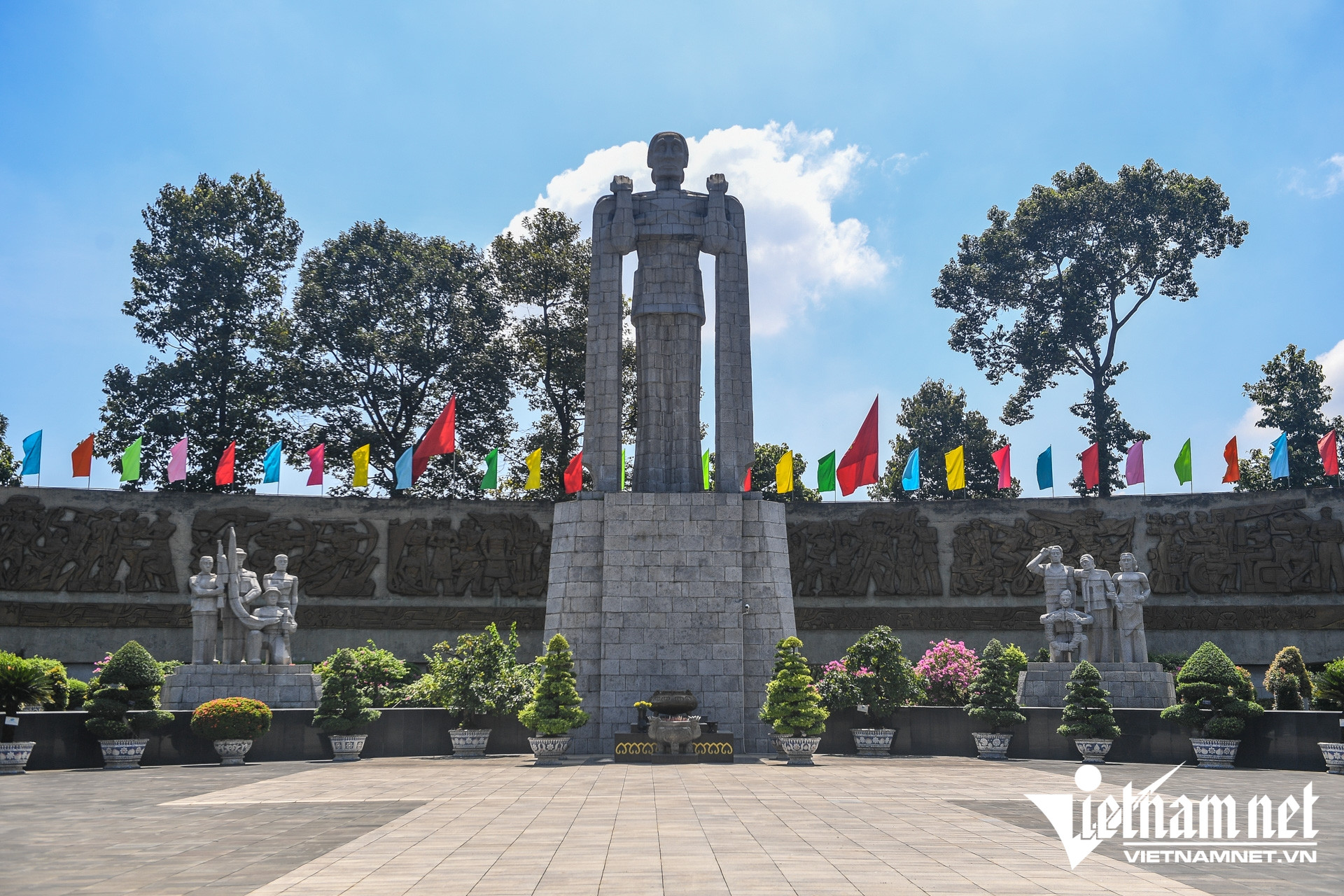 W-Nghĩa trang liệt sĩ TPHCM nguyễn huế 10.jpg