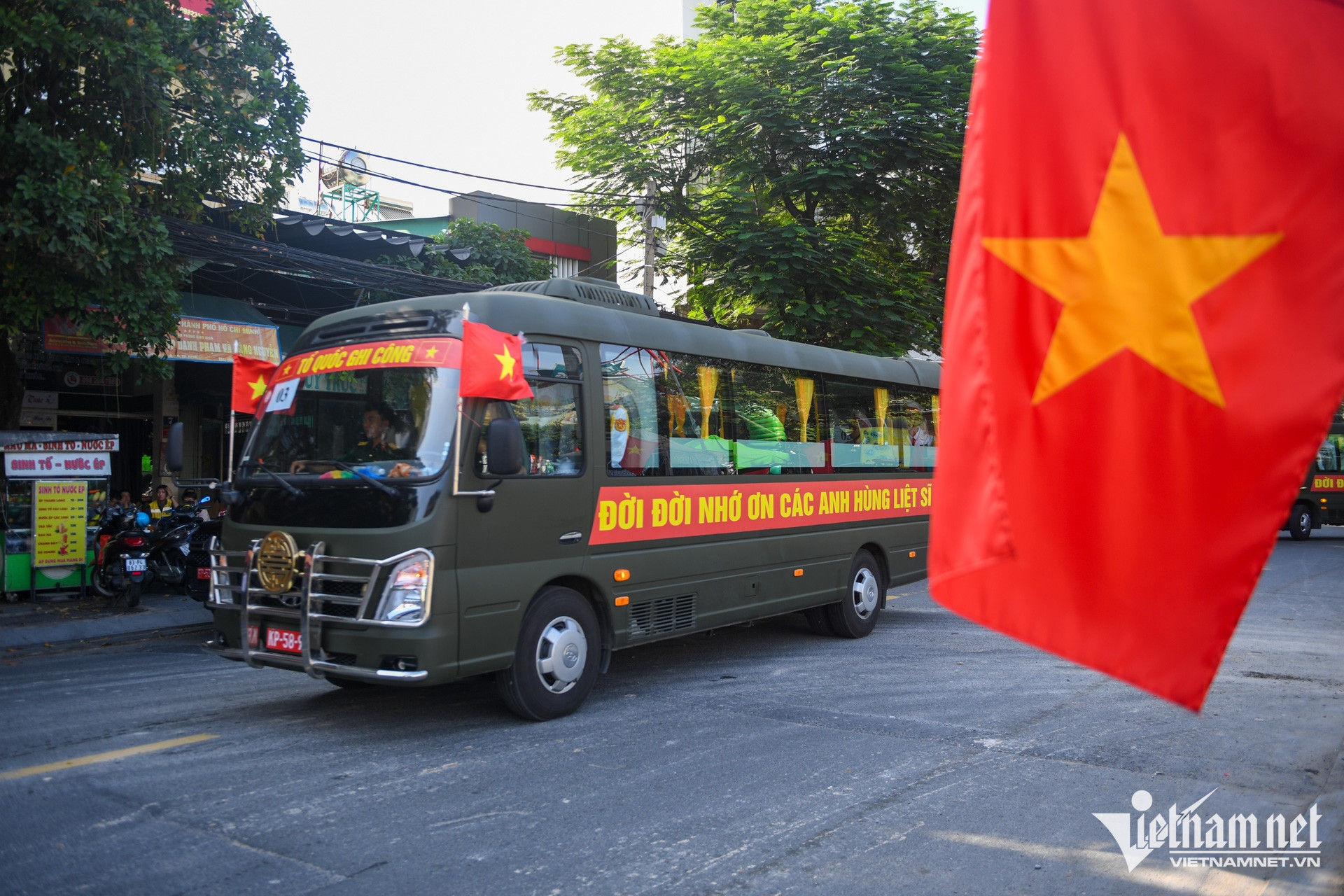 W-truy điệu Lê Thị Riêng TPHCM nguyễn huế 12.jpg