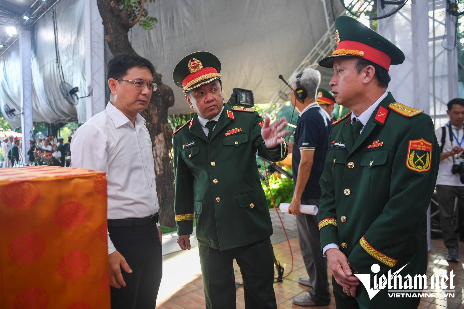 W-truy điệu Lê Thị Riêng TPHCM   nguyễn huế 2.jpg