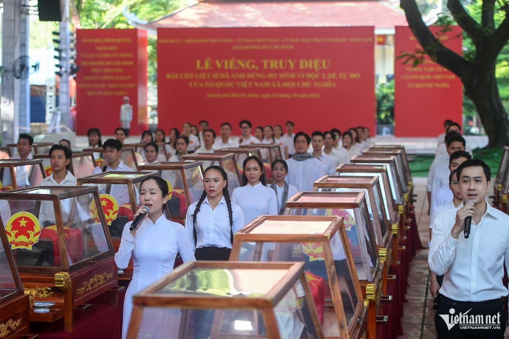 W-truy dieu le thi rieng tphcm nguyen hue 3 528.jpg