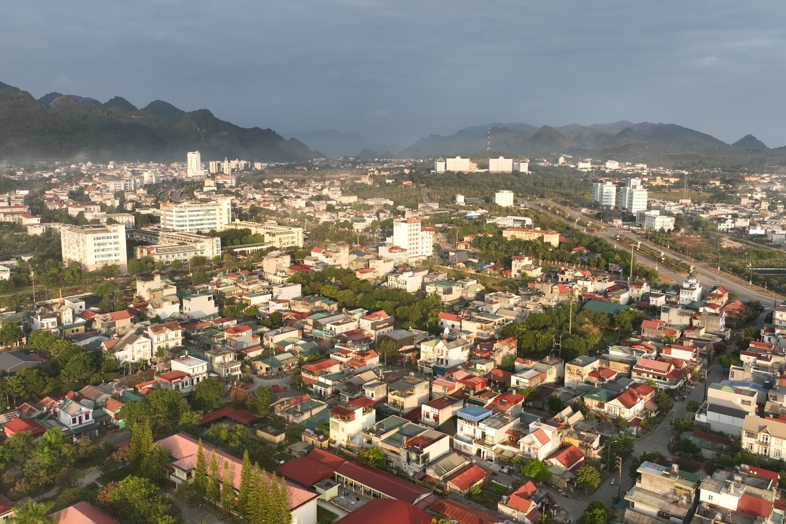 Xin cấp sổ đỏ cho đất lấn chiếm từ năm 1999, có phải nộp số lợi bất hợp pháp?