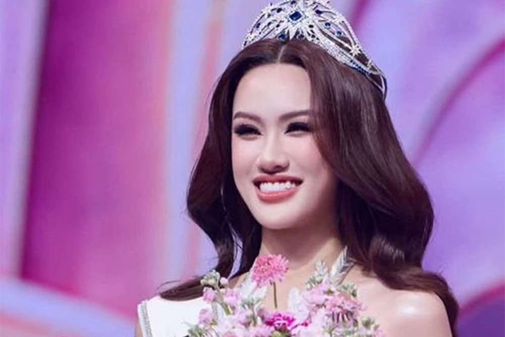 Á hậu Trịnh Mỹ Anh xin lỗi giữa ồn ào bị lộ nhóm chat nói xấu