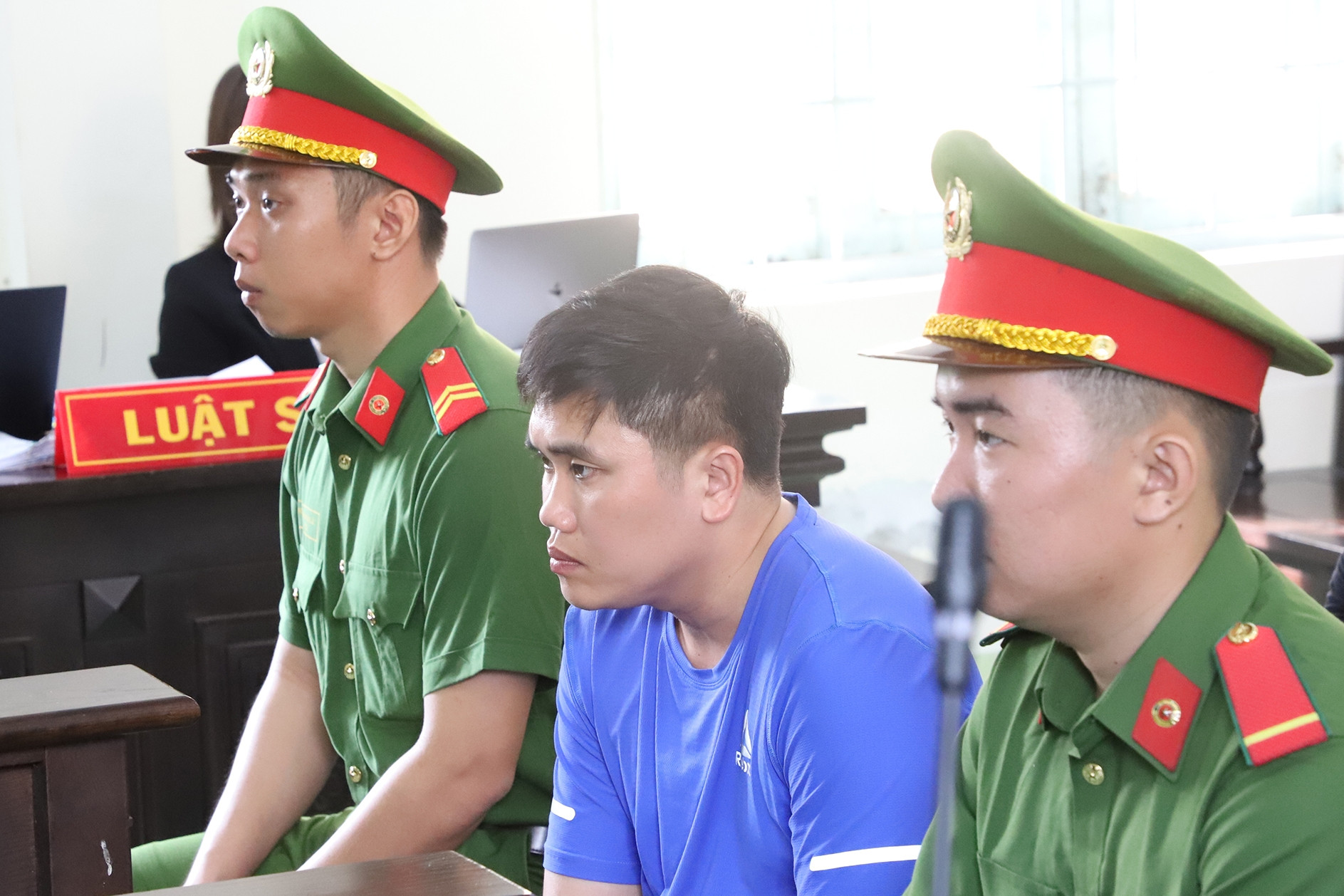 Có hay không 'người bí ẩn' đi cùng tài xế trong vụ nữ sinh tử vong ở Vĩnh Long?