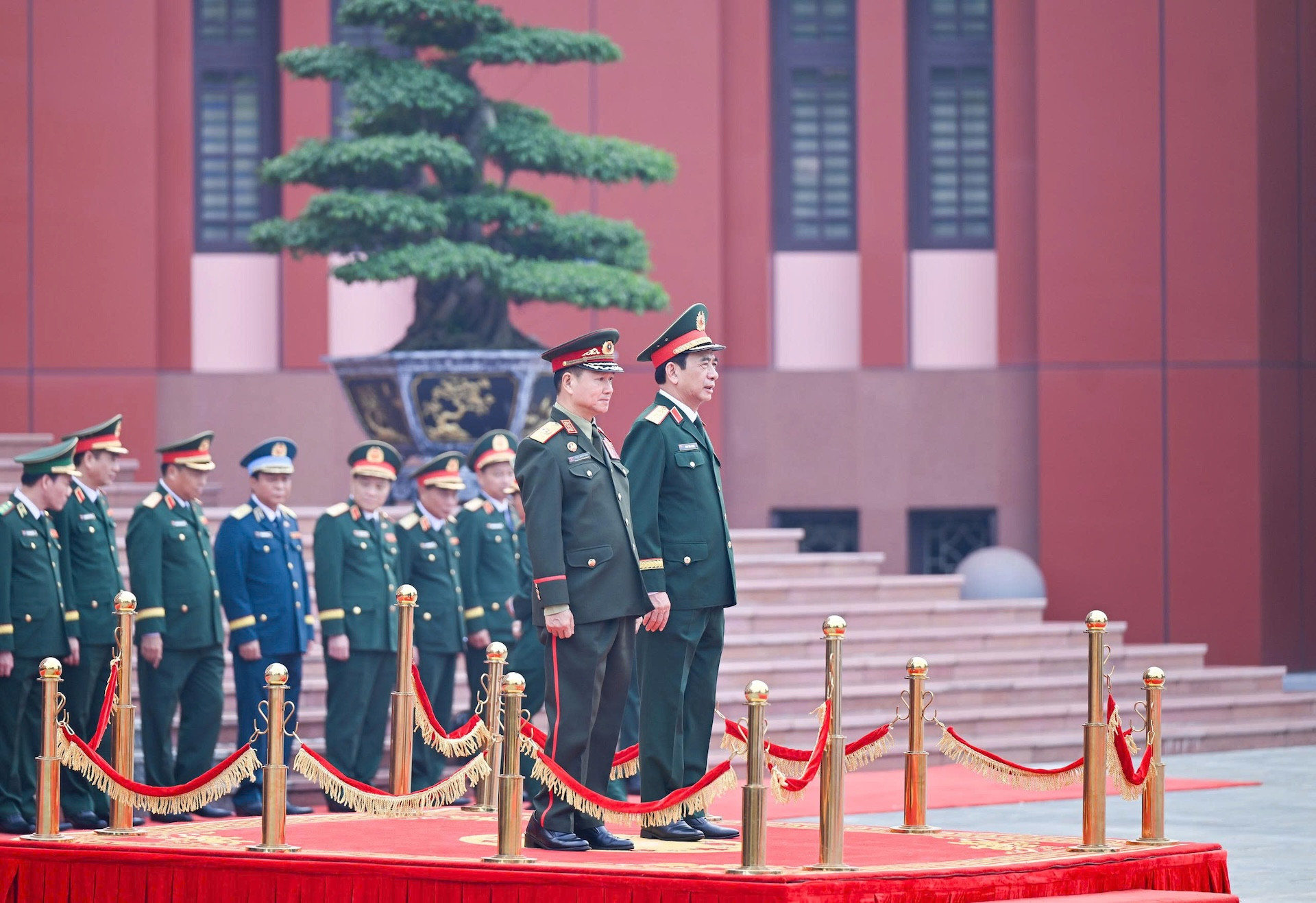 Đại tướng Phan Văn Giang chủ trì lễ đón Phó thủ tướng, Bộ trưởng Bộ Quốc phòng Lào