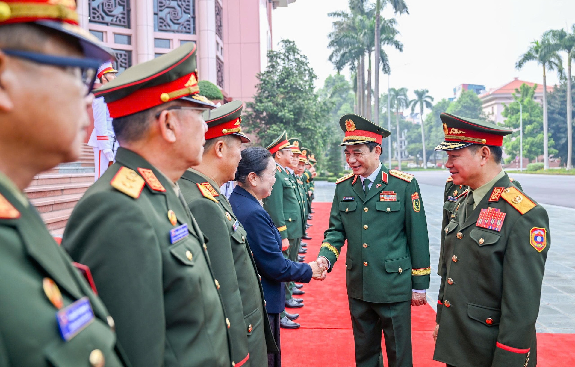 Đại tướng Phan Văn Giang chủ trì lễ đón Phó thủ tướng, Bộ trưởng Bộ Quốc phòng Lào
.jpg
