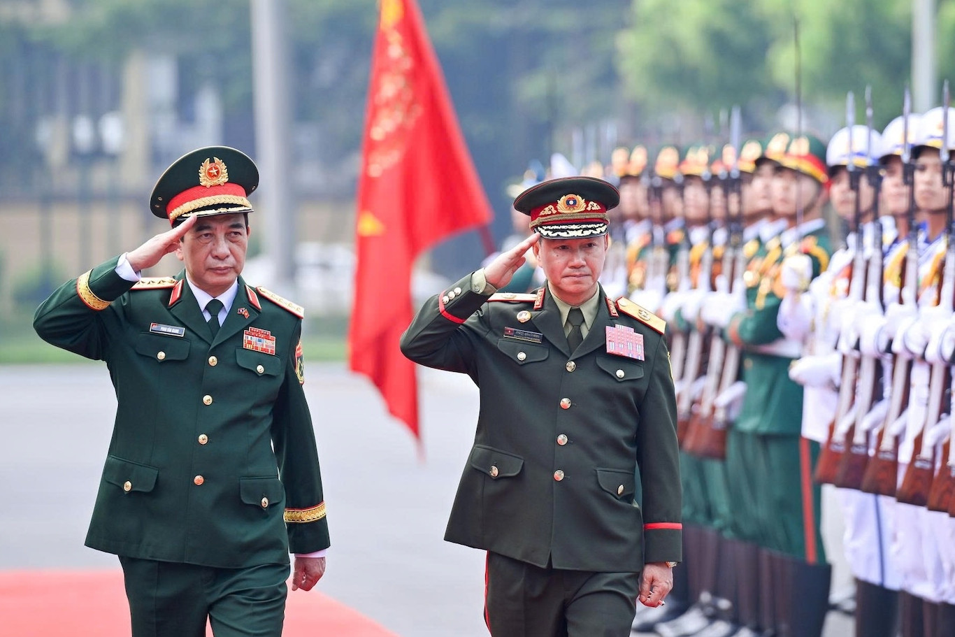Đại tướng Phan Văn Giang chủ trì lễ đón Phó thủ tướng, Bộ trưởng Quốc phòng Lào