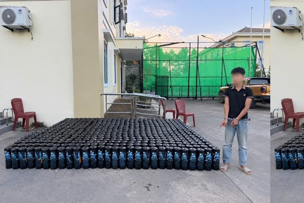 Hai thanh niên bị bắt khi vận chuyển hơn 500 bình khí cười