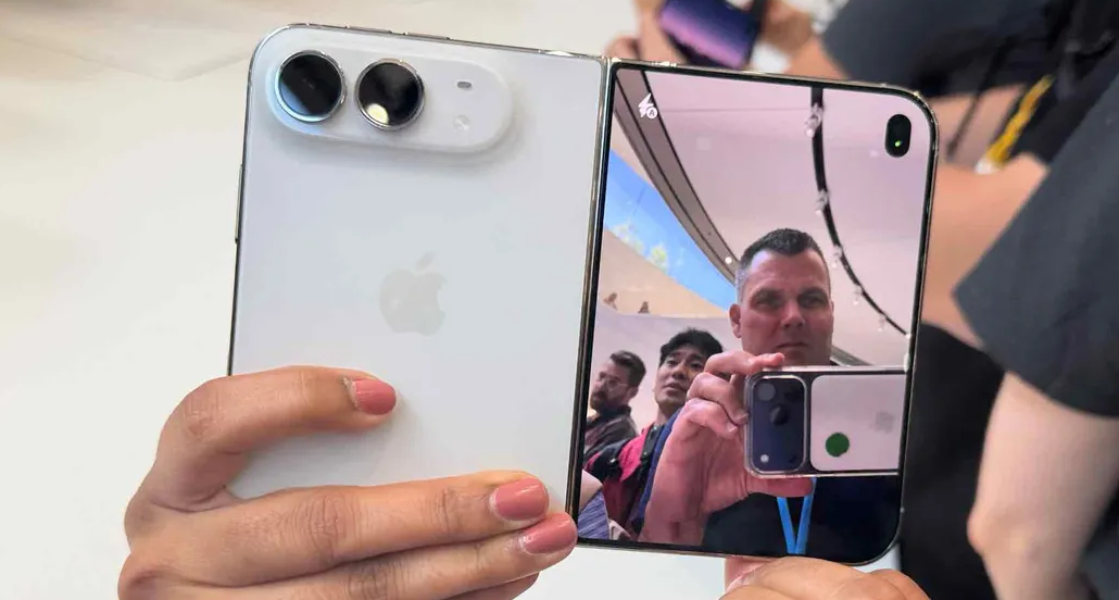 iPhone Duo: Apple có động thái bất ngờ trước thời điểm mở bán