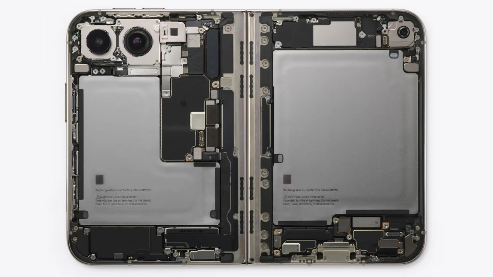 iPhone Duo bản lề 2.png