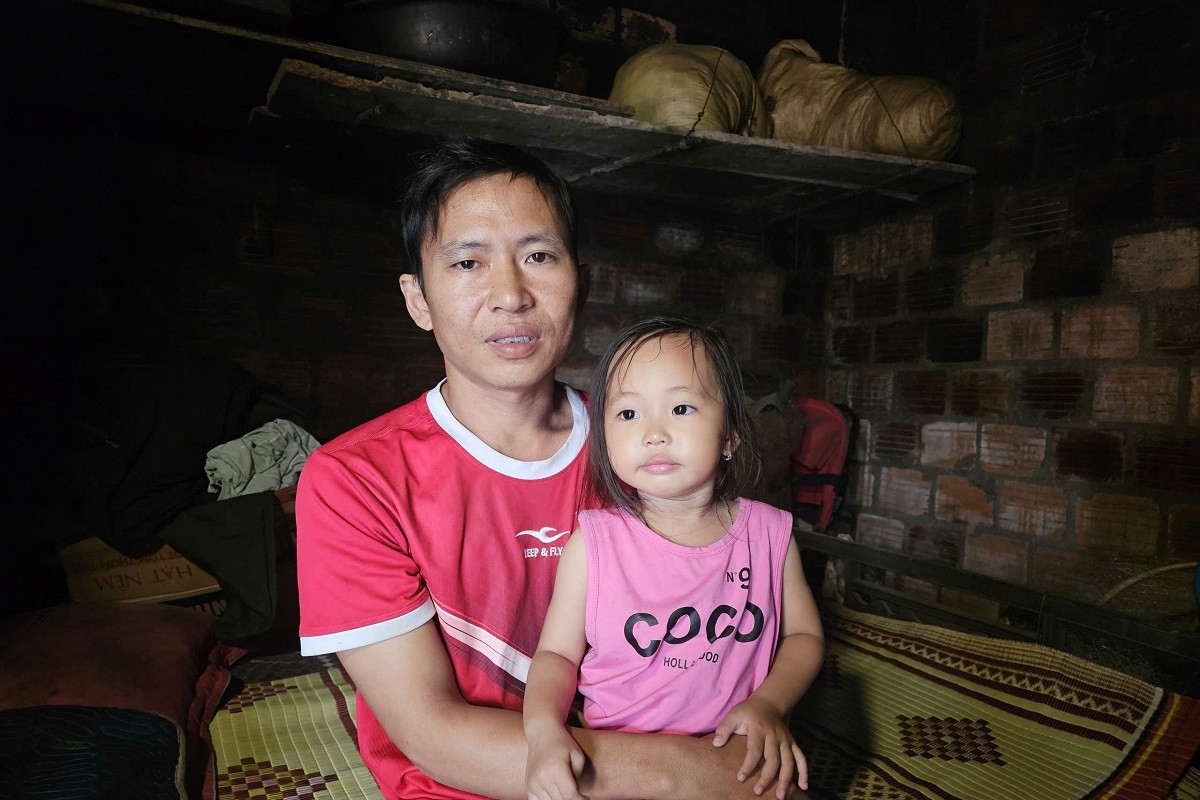 Người cha trẻ mắc bệnh hiểm nghèo, trăn trở về tương lai của con gái nhỏ
